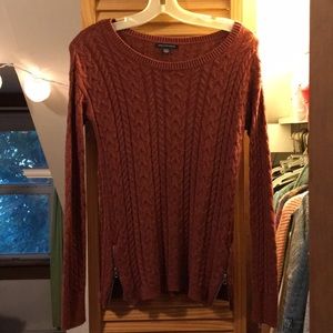 American Eagle sweater! Size S, new condition